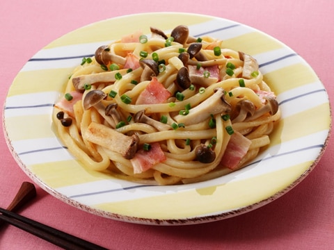 きのこのバターじょうゆうどん